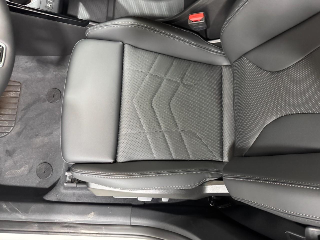 BMW X1 Vehicle Full-screen Gallery Image 26