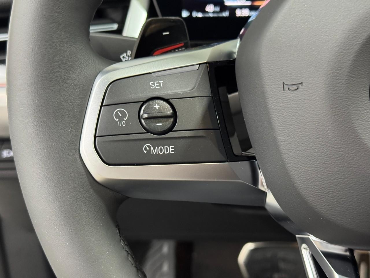 BMW X1 Vehicle Full-screen Gallery Image 29