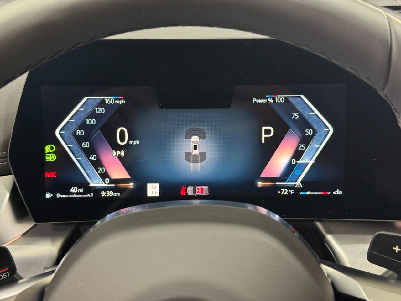 BMW X1 Vehicle Full-screen Gallery Image 31