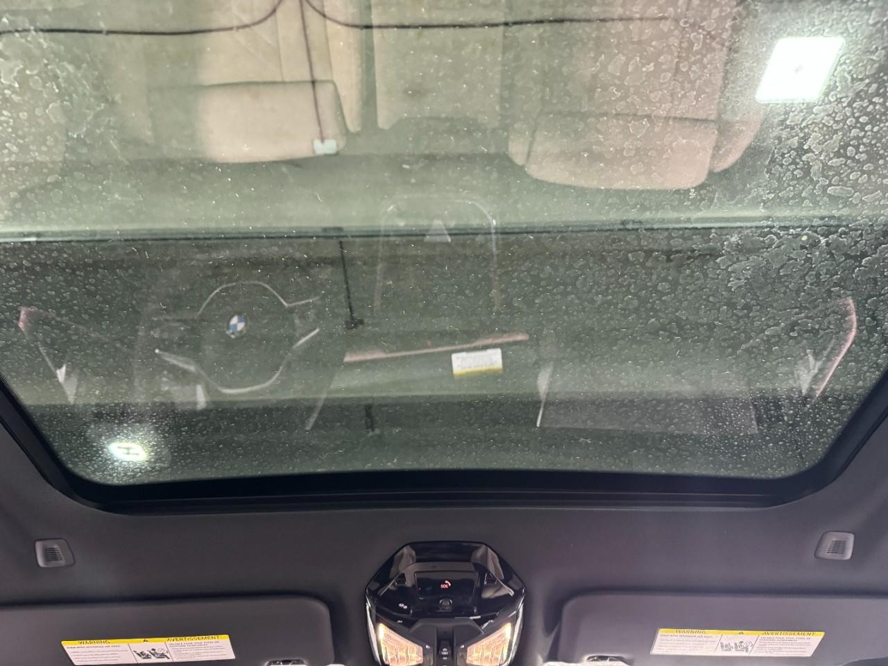 BMW X3 Vehicle Full-screen Gallery Image 11