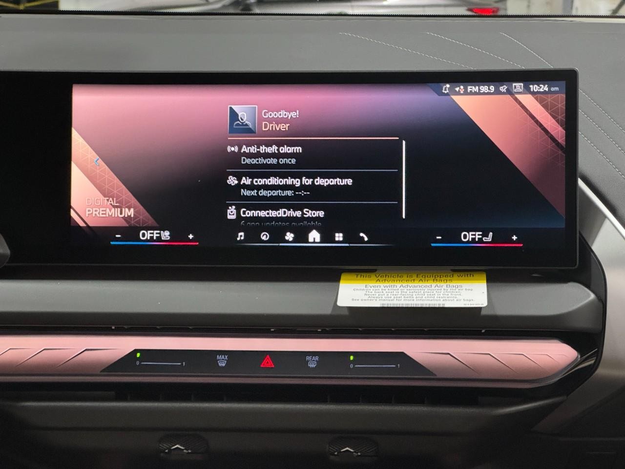 BMW X3 Vehicle Full-screen Gallery Image 14