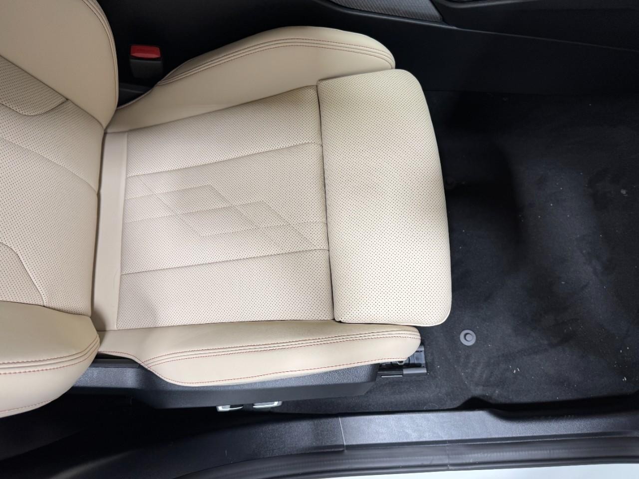 BMW X3 Vehicle Full-screen Gallery Image 18