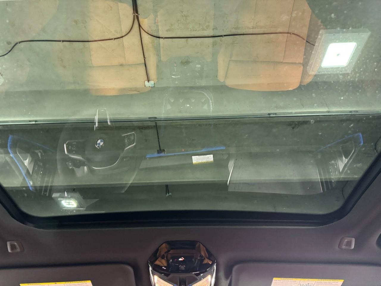 BMW X3 Vehicle Full-screen Gallery Image 12