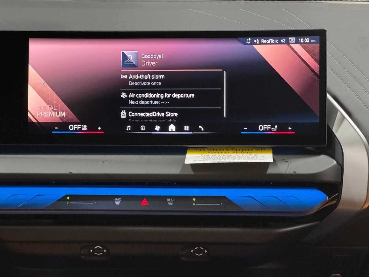 BMW X3 Vehicle Full-screen Gallery Image 15