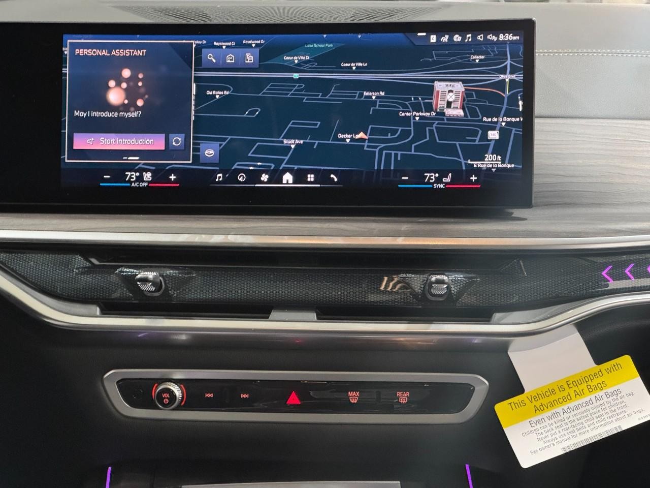 BMW X7 Vehicle Full-screen Gallery Image 17