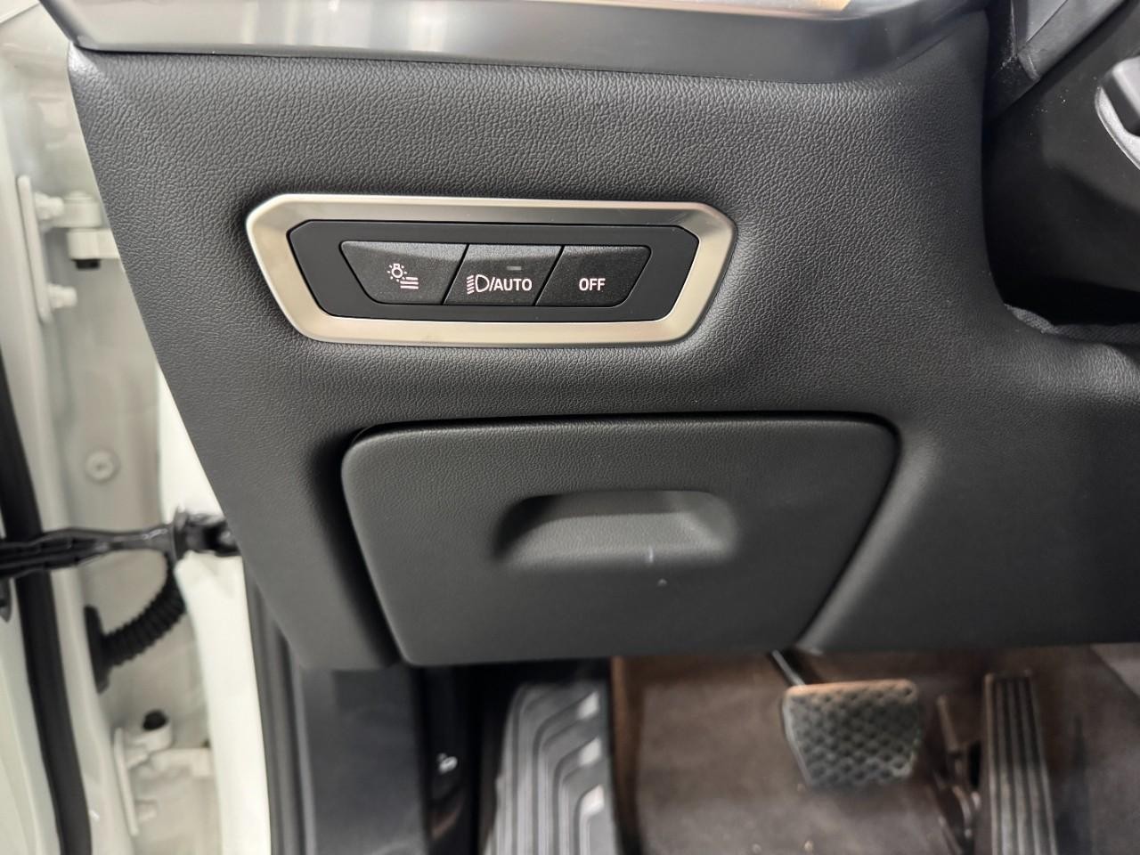 BMW X7 Vehicle Full-screen Gallery Image 33