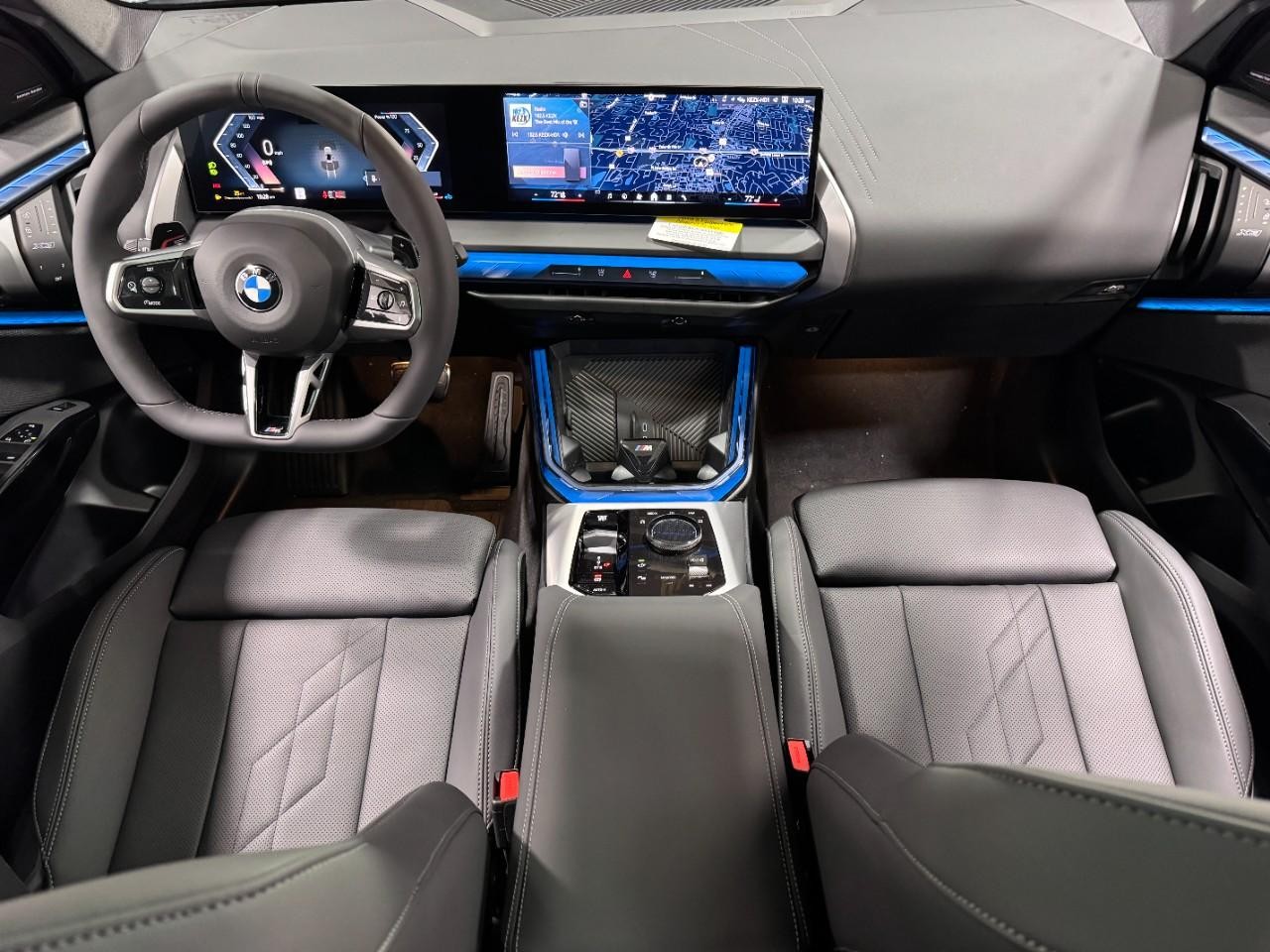 BMW X3 Vehicle Full-screen Gallery Image 12