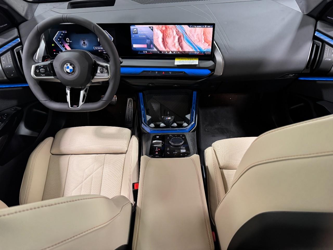 BMW X3 Vehicle Full-screen Gallery Image 12
