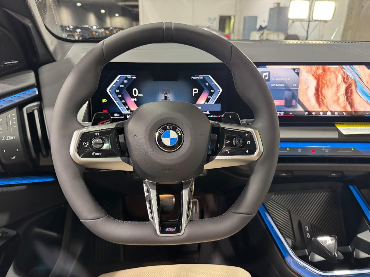 BMW X3 Vehicle Full-screen Gallery Image 13