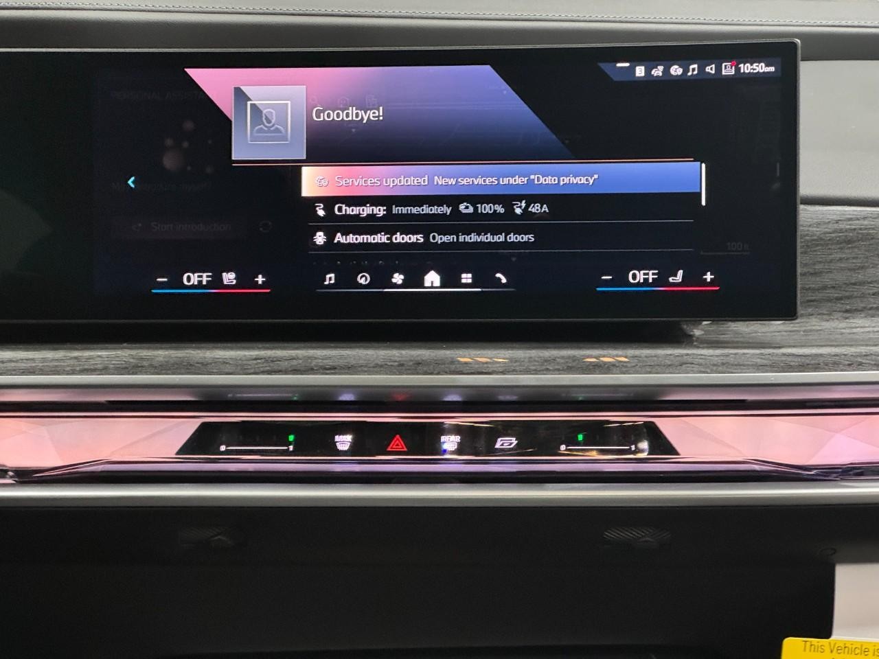 BMW 7 Series Vehicle Full-screen Gallery Image 14