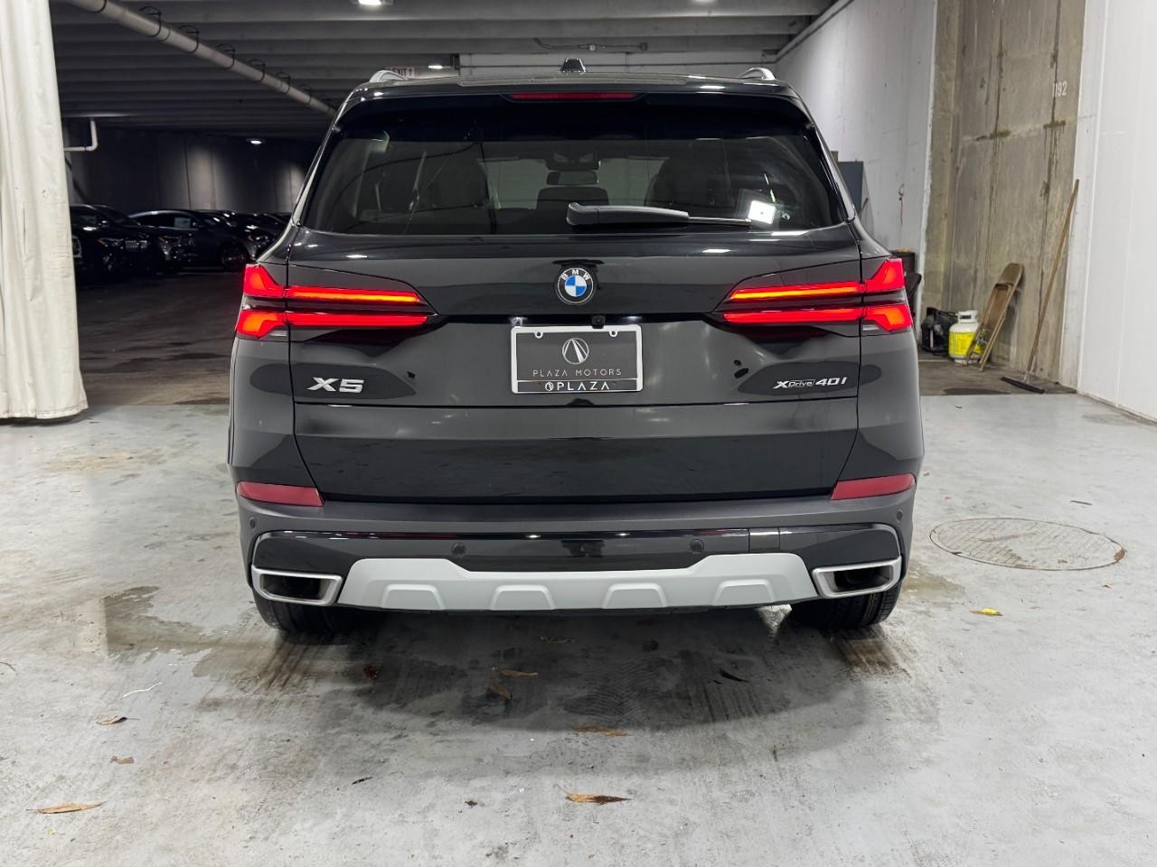 BMW X5 Vehicle Full-screen Gallery Image 9