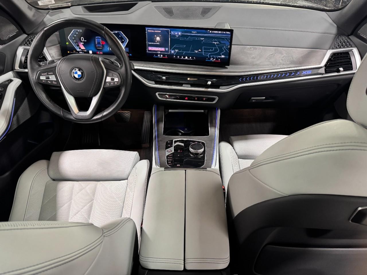 BMW X5 Vehicle Full-screen Gallery Image 12