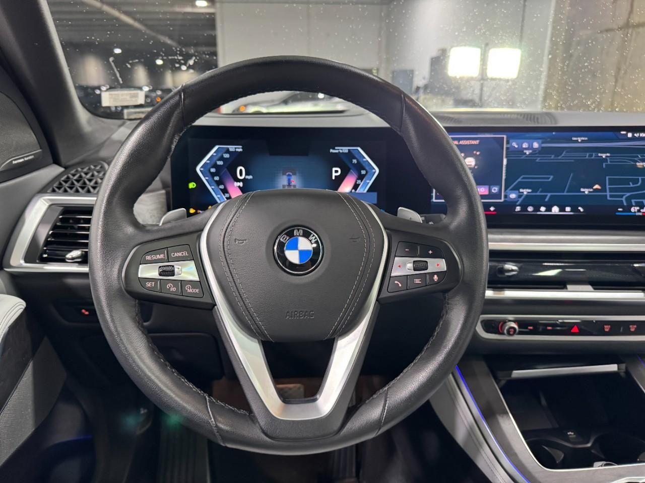 BMW X5 Vehicle Full-screen Gallery Image 13