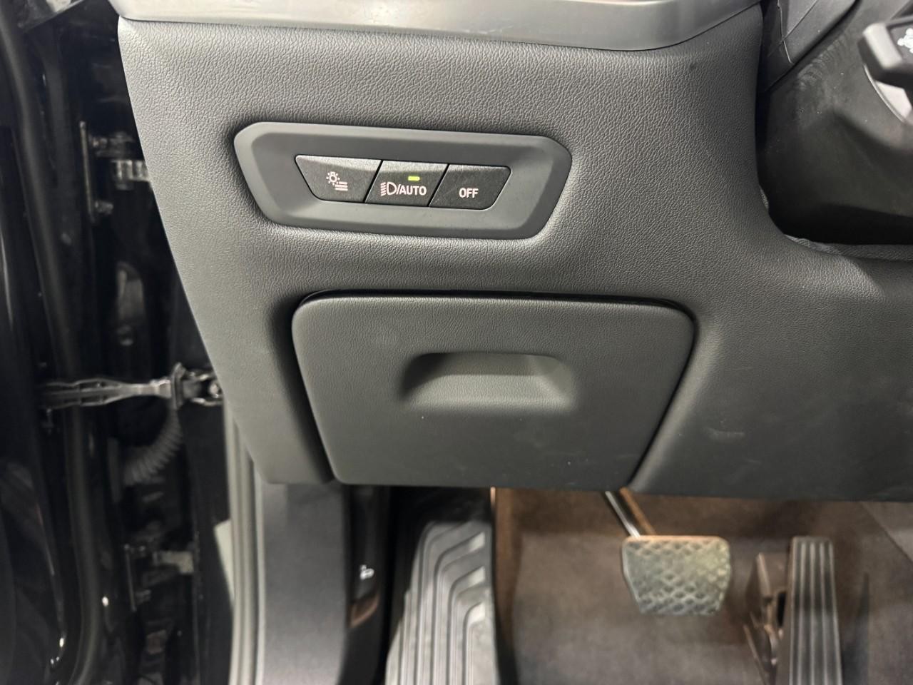 BMW X5 Vehicle Full-screen Gallery Image 29