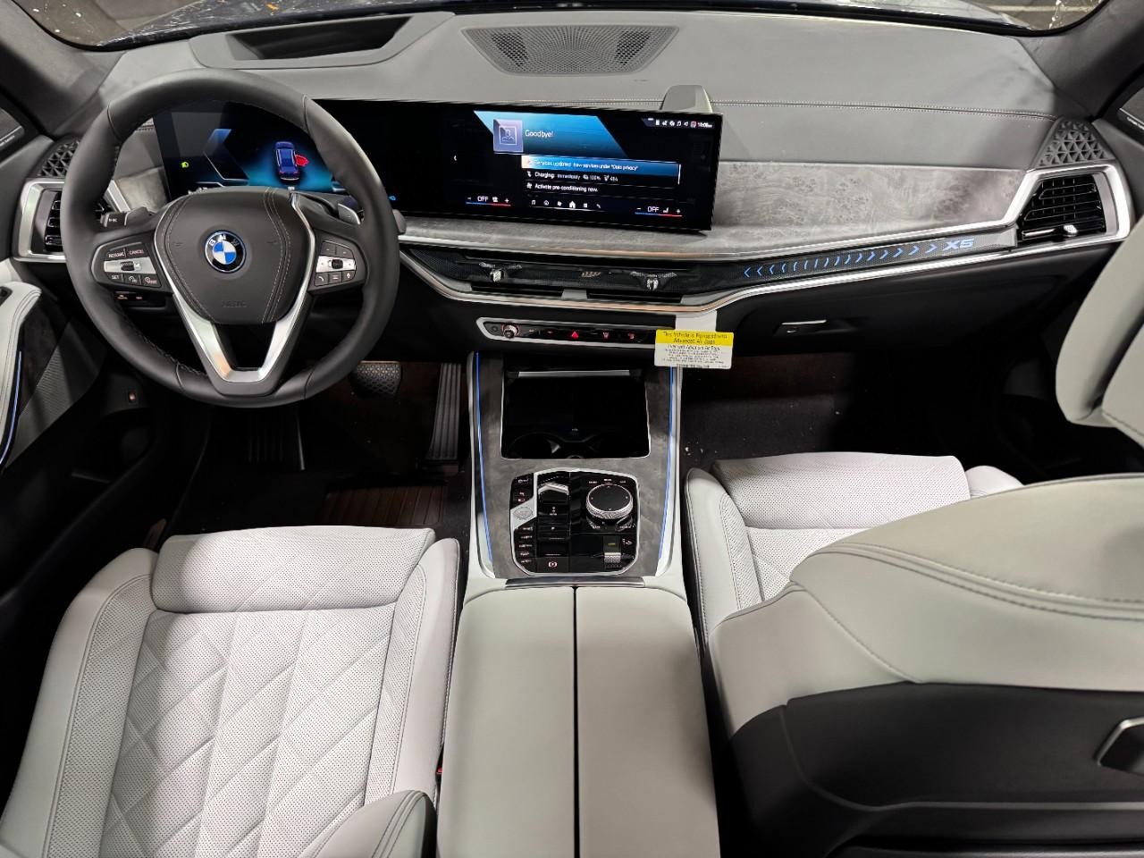 BMW X5 Vehicle Full-screen Gallery Image 13