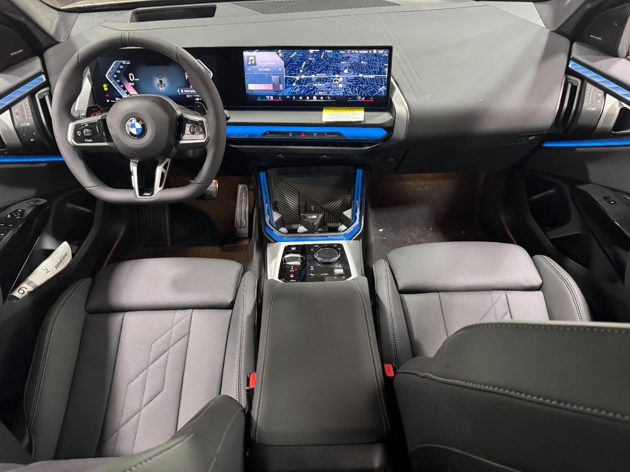 BMW X3 Vehicle Full-screen Gallery Image 13