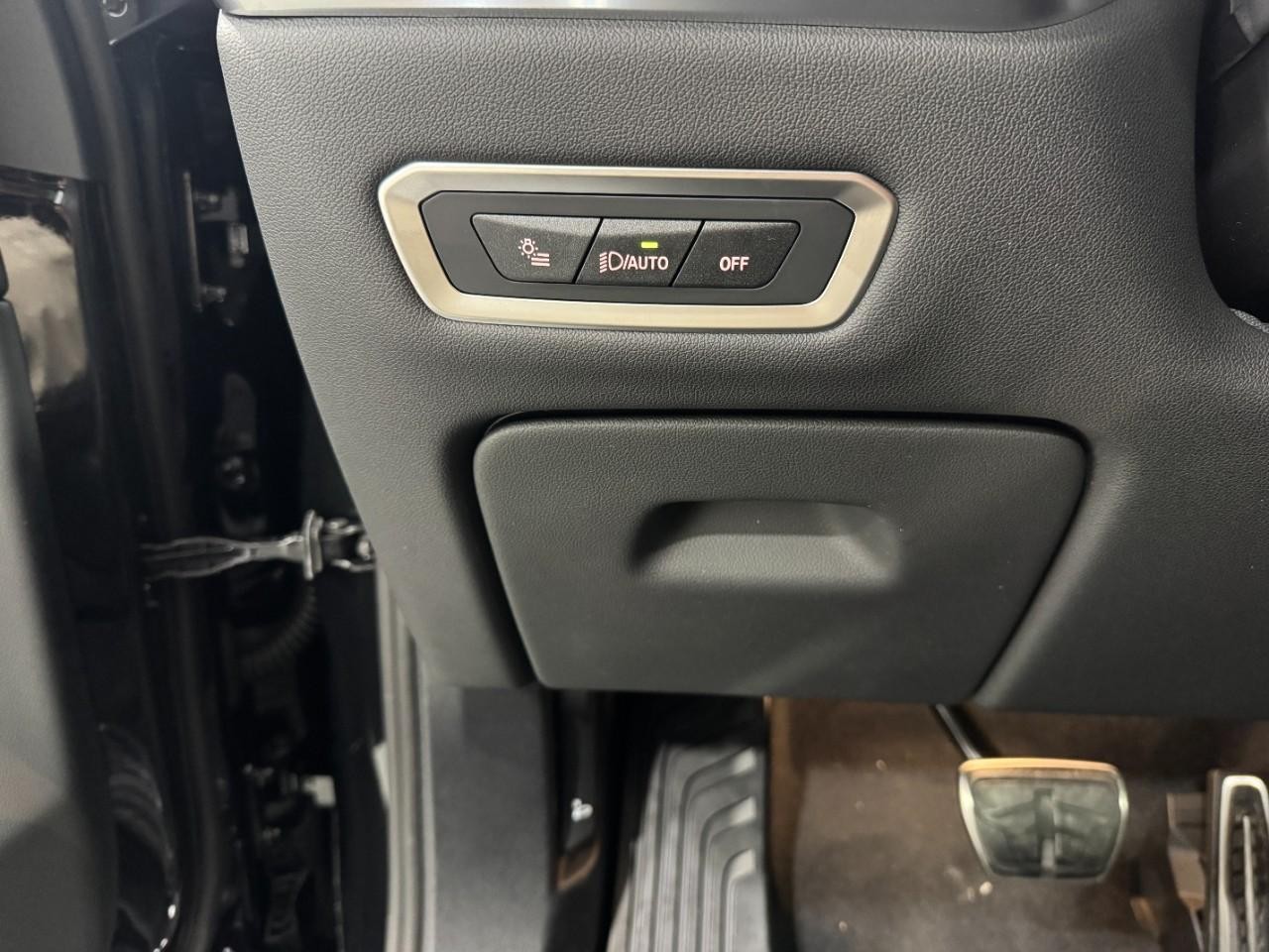 BMW X7 Vehicle Full-screen Gallery Image 33