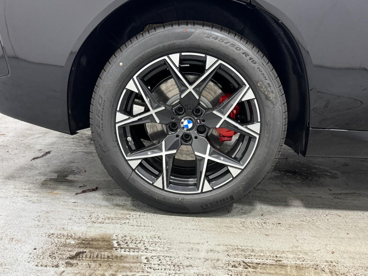 BMW X3 Vehicle Full-screen Gallery Image 5