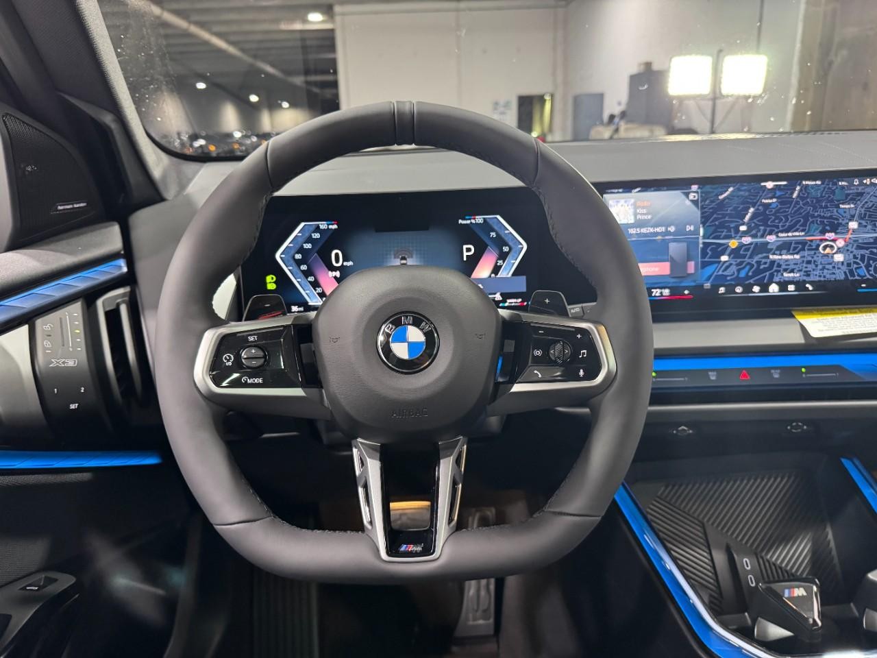 BMW X3 Vehicle Full-screen Gallery Image 13