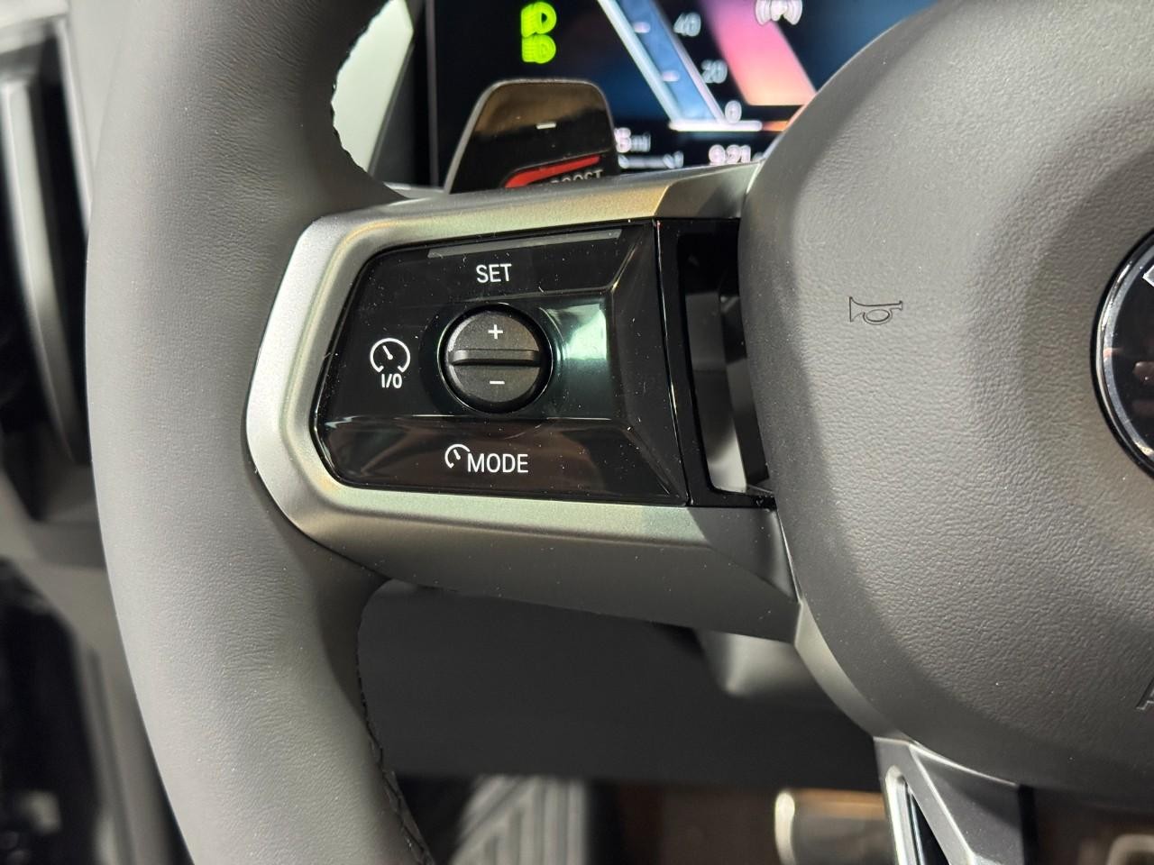BMW X3 Vehicle Full-screen Gallery Image 28