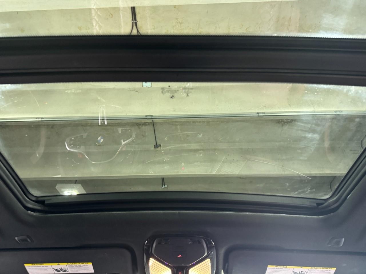 BMW X4 M Vehicle Full-screen Gallery Image 12