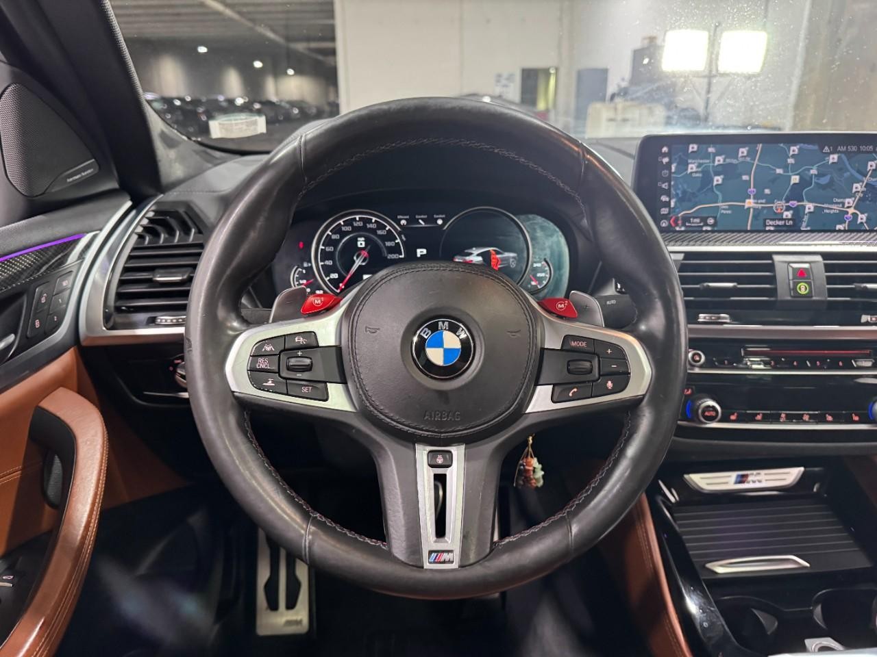 BMW X4 M Vehicle Full-screen Gallery Image 14