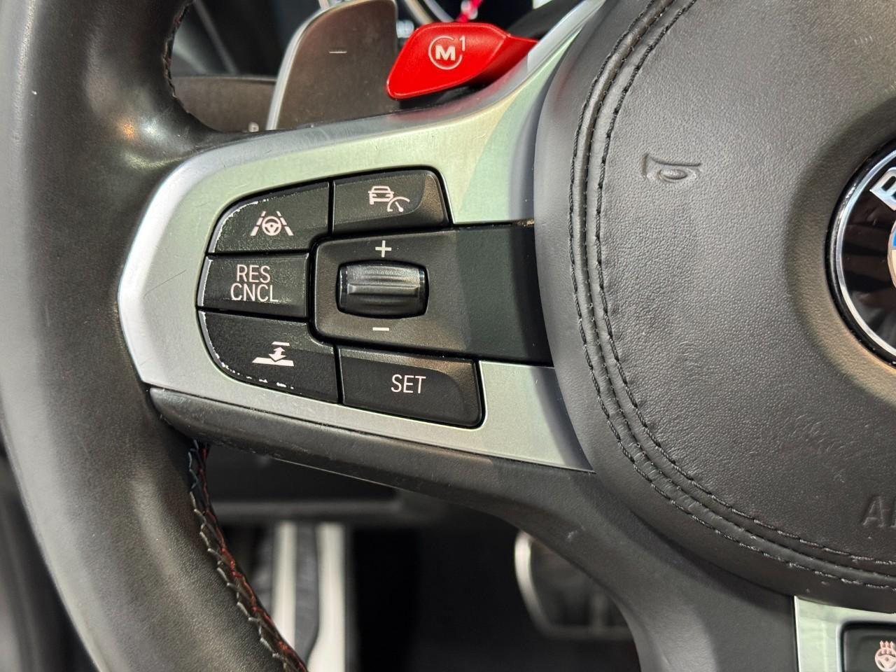 BMW X4 M Vehicle Full-screen Gallery Image 31