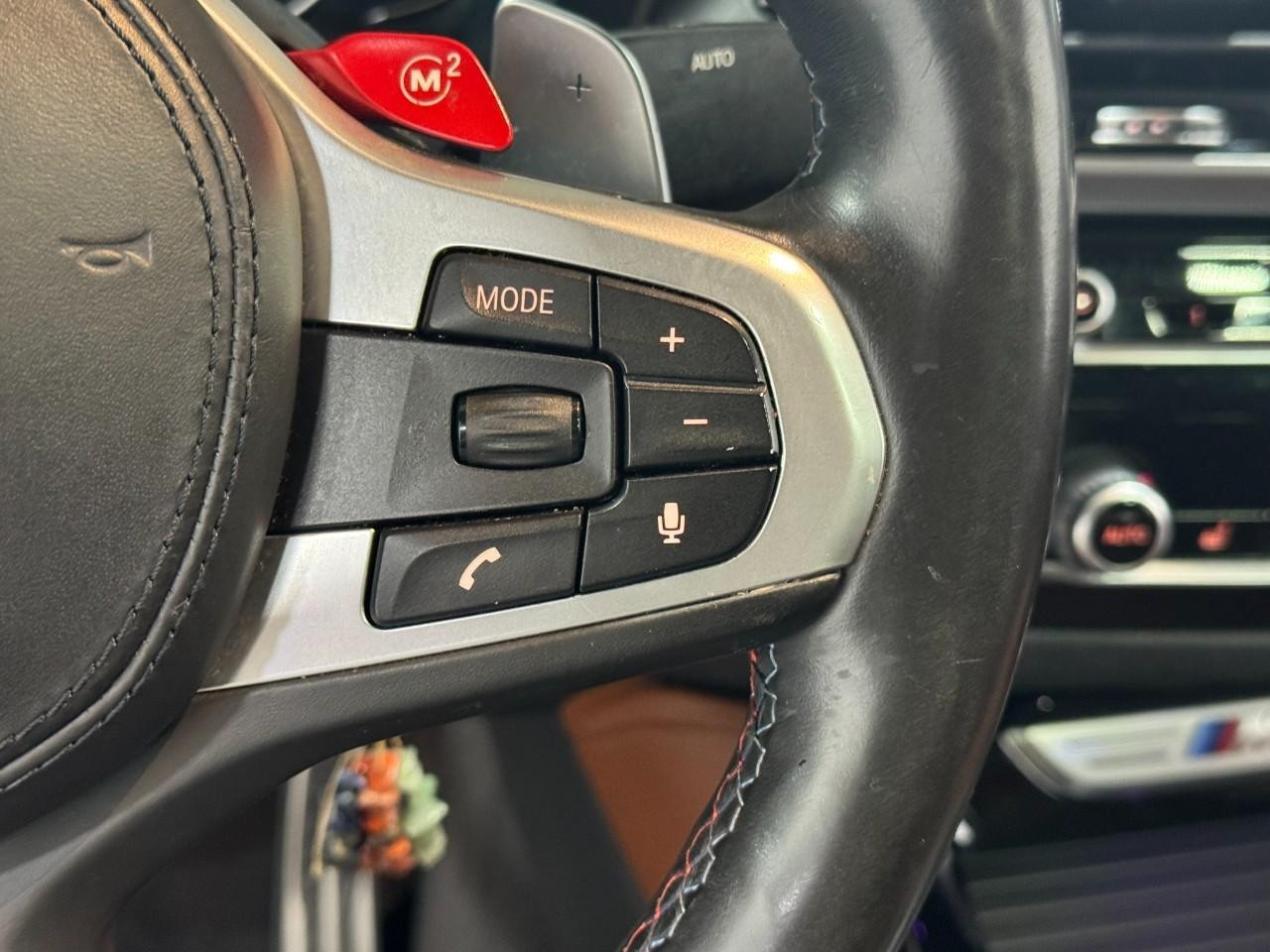 BMW X4 M Vehicle Full-screen Gallery Image 32