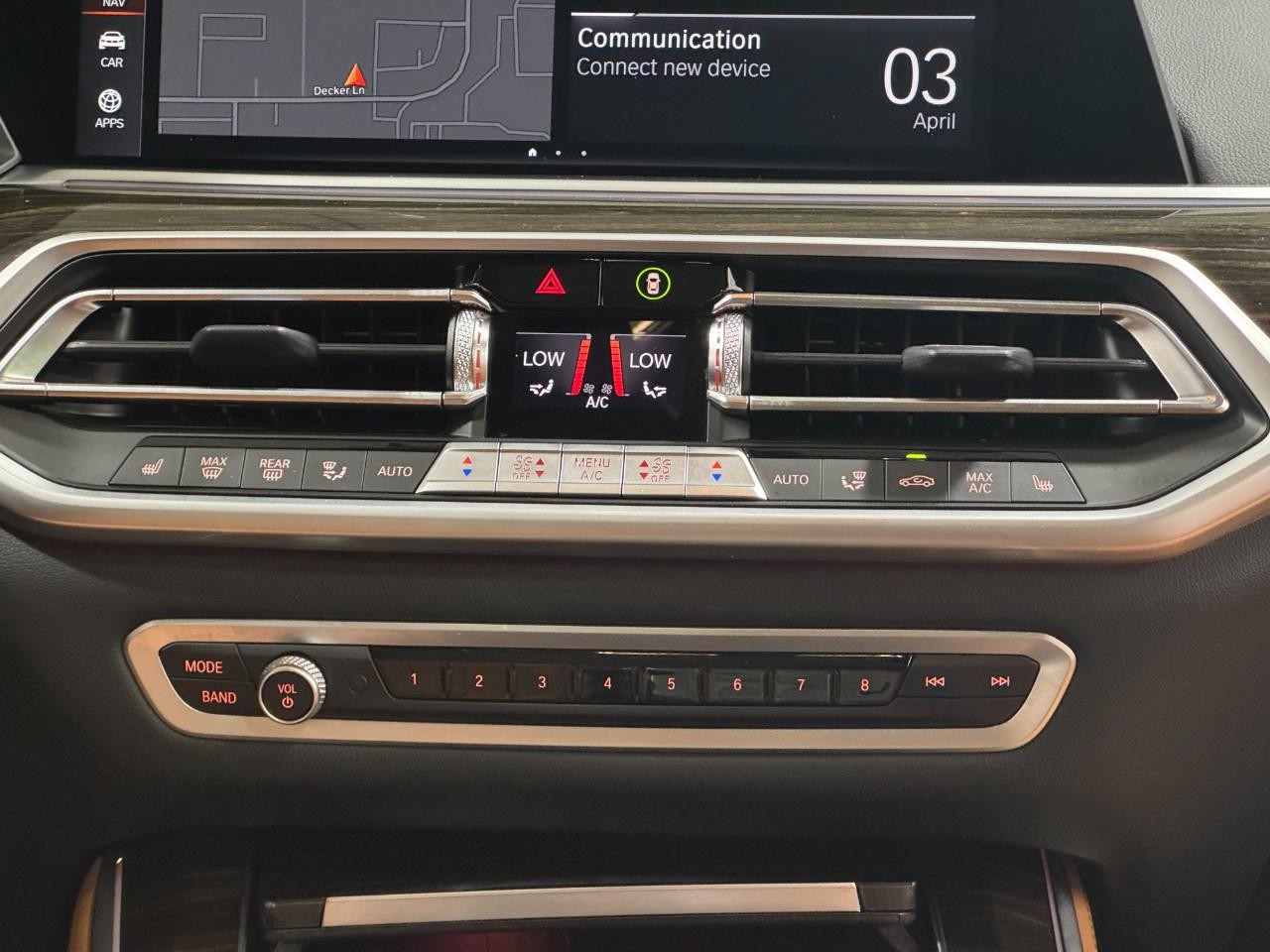 BMW X5 Vehicle Full-screen Gallery Image 16