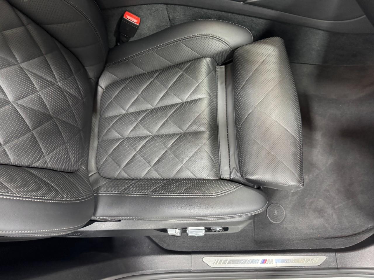BMW X6 Vehicle Full-screen Gallery Image 20