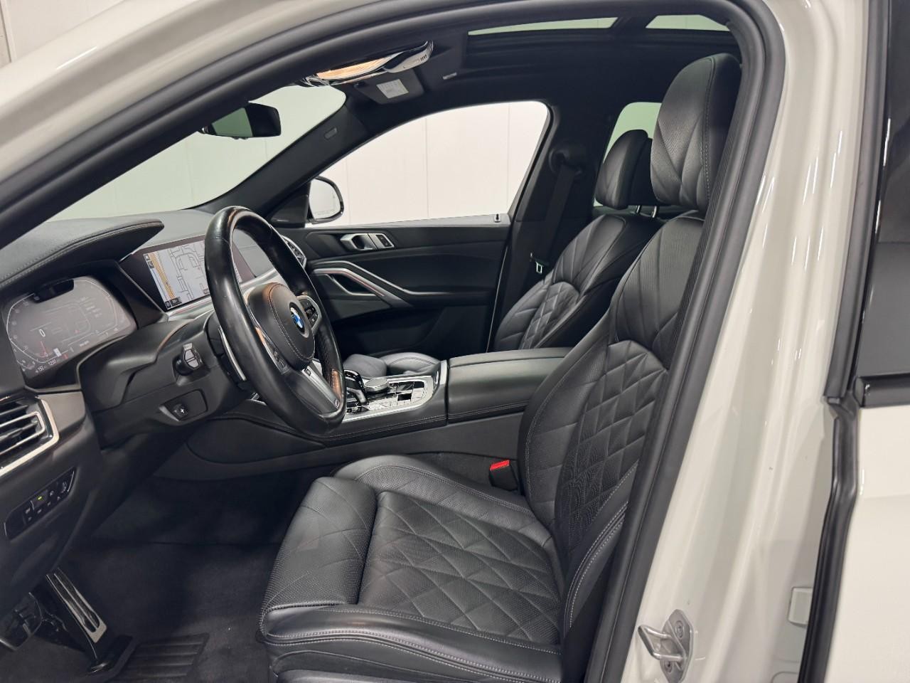 BMW X6 Vehicle Full-screen Gallery Image 28