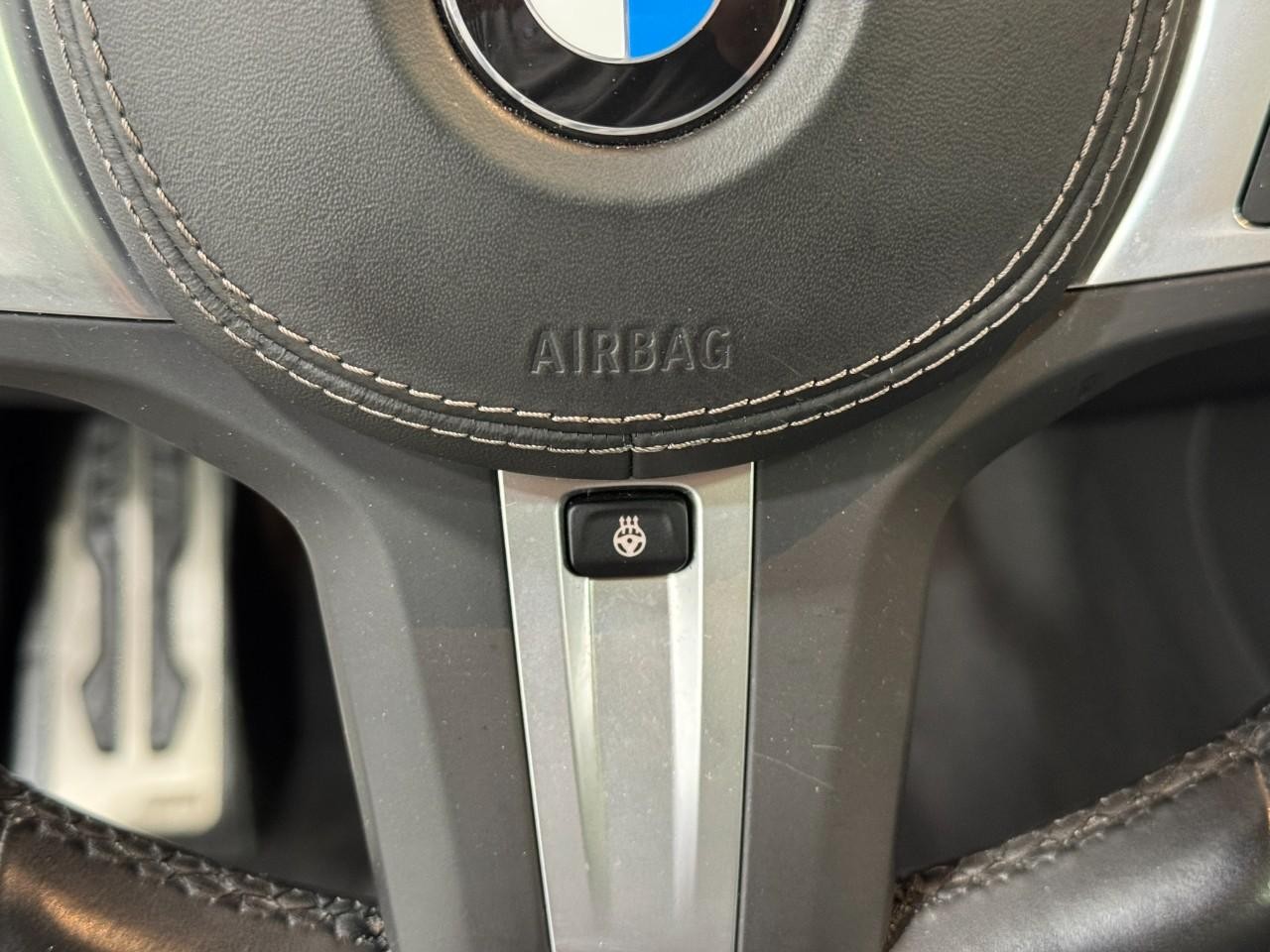 BMW X6 Vehicle Full-screen Gallery Image 34