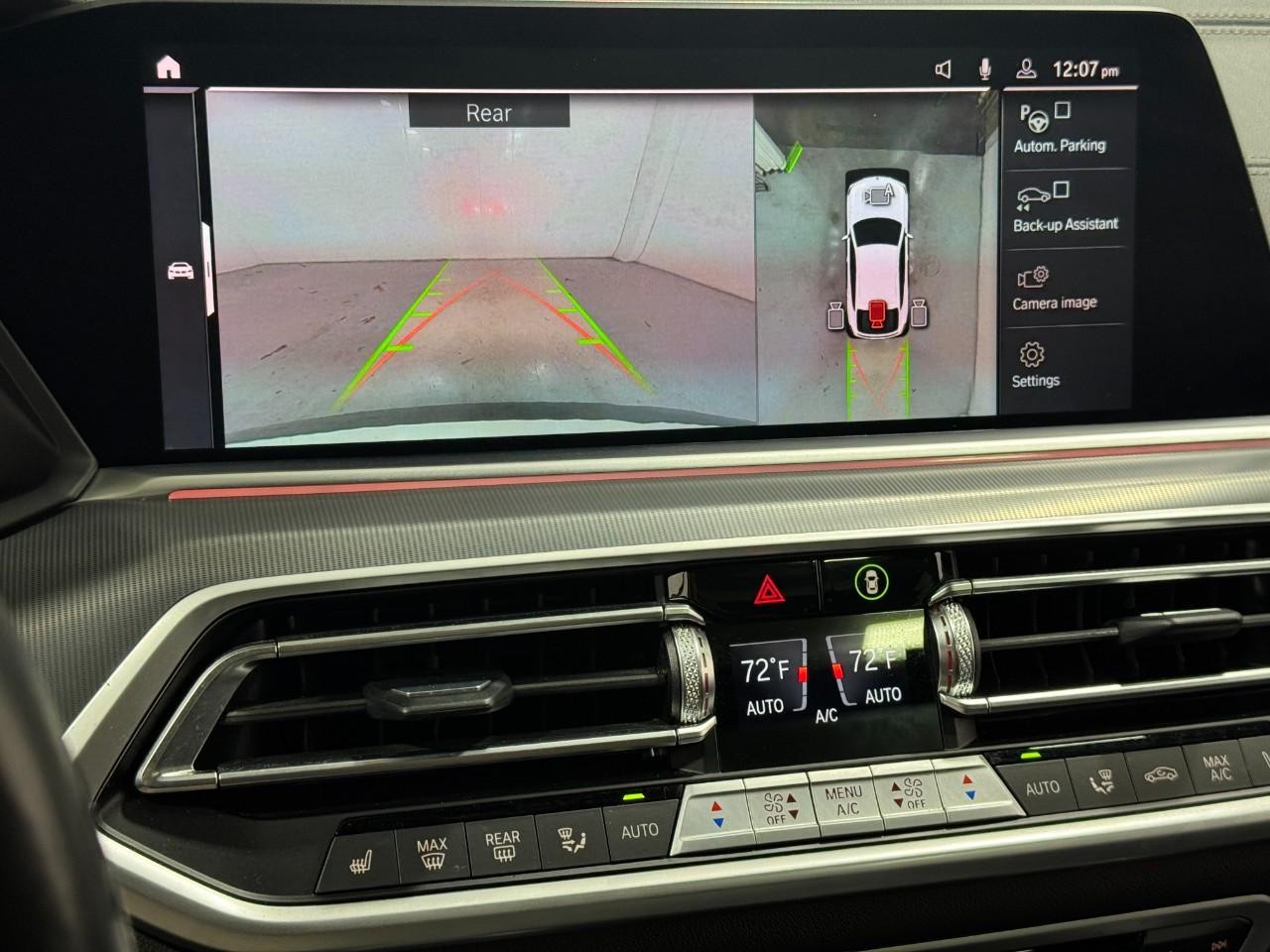 BMW X6 Vehicle Full-screen Gallery Image 36