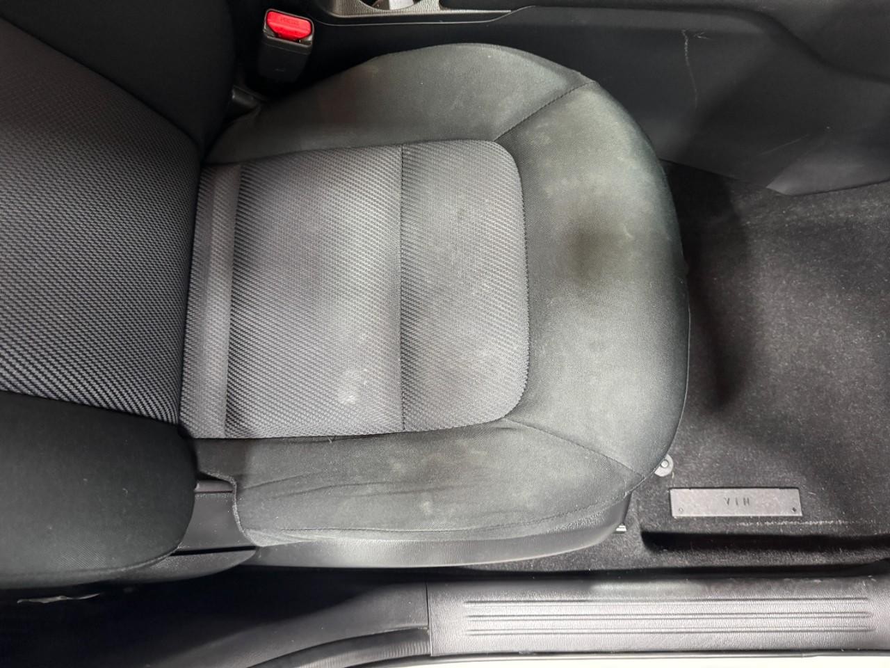 Mazda CX-5 Vehicle Full-screen Gallery Image 18