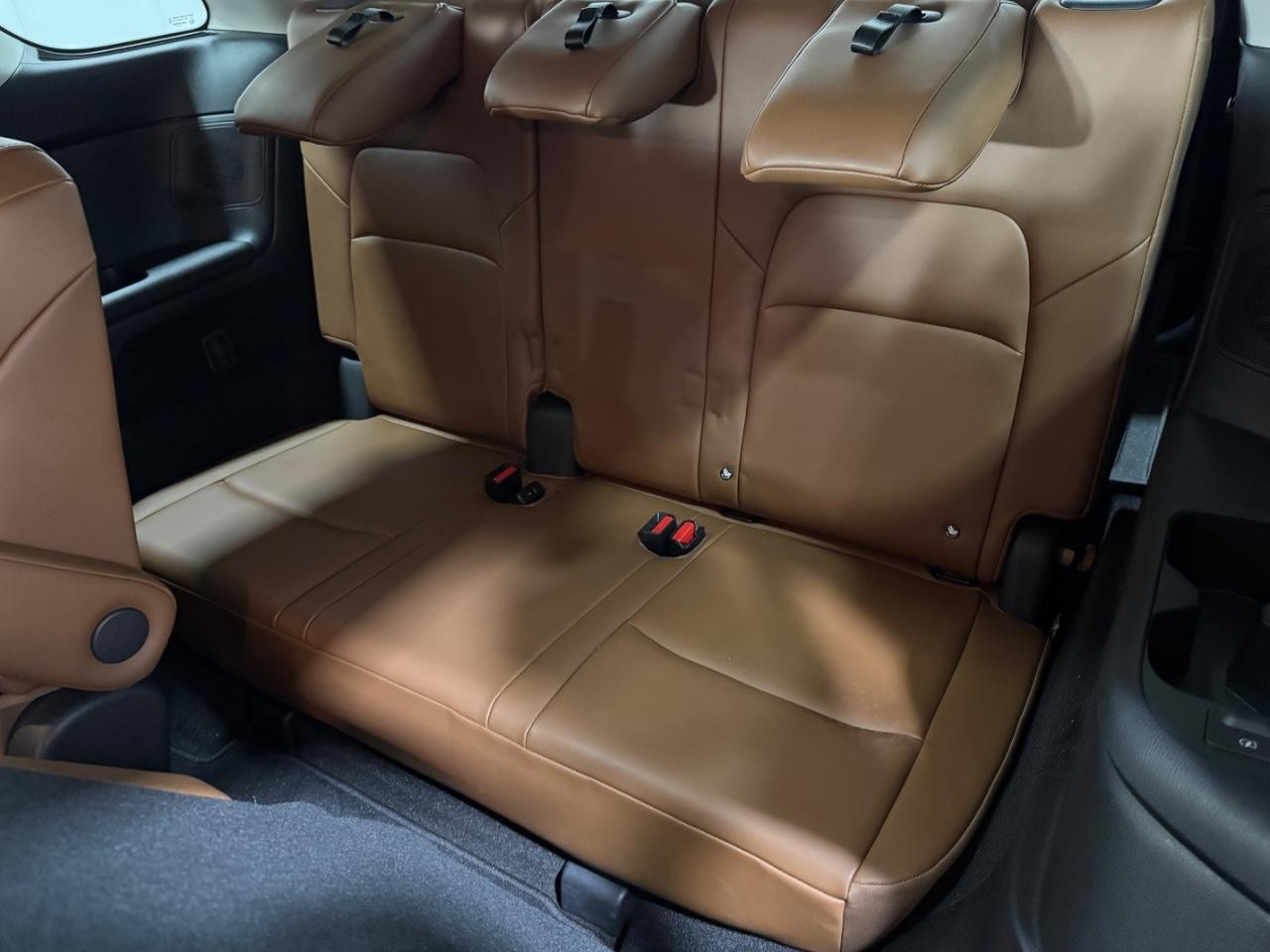 Nissan Pathfinder Vehicle Full-screen Gallery Image 8