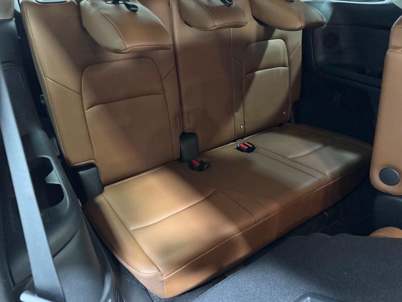 Nissan Pathfinder Vehicle Full-screen Gallery Image 11