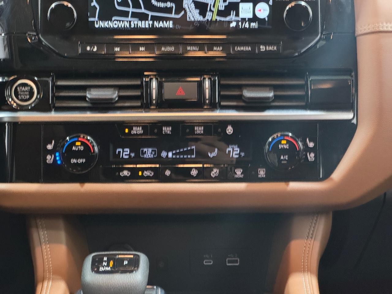 Nissan Pathfinder Vehicle Full-screen Gallery Image 18