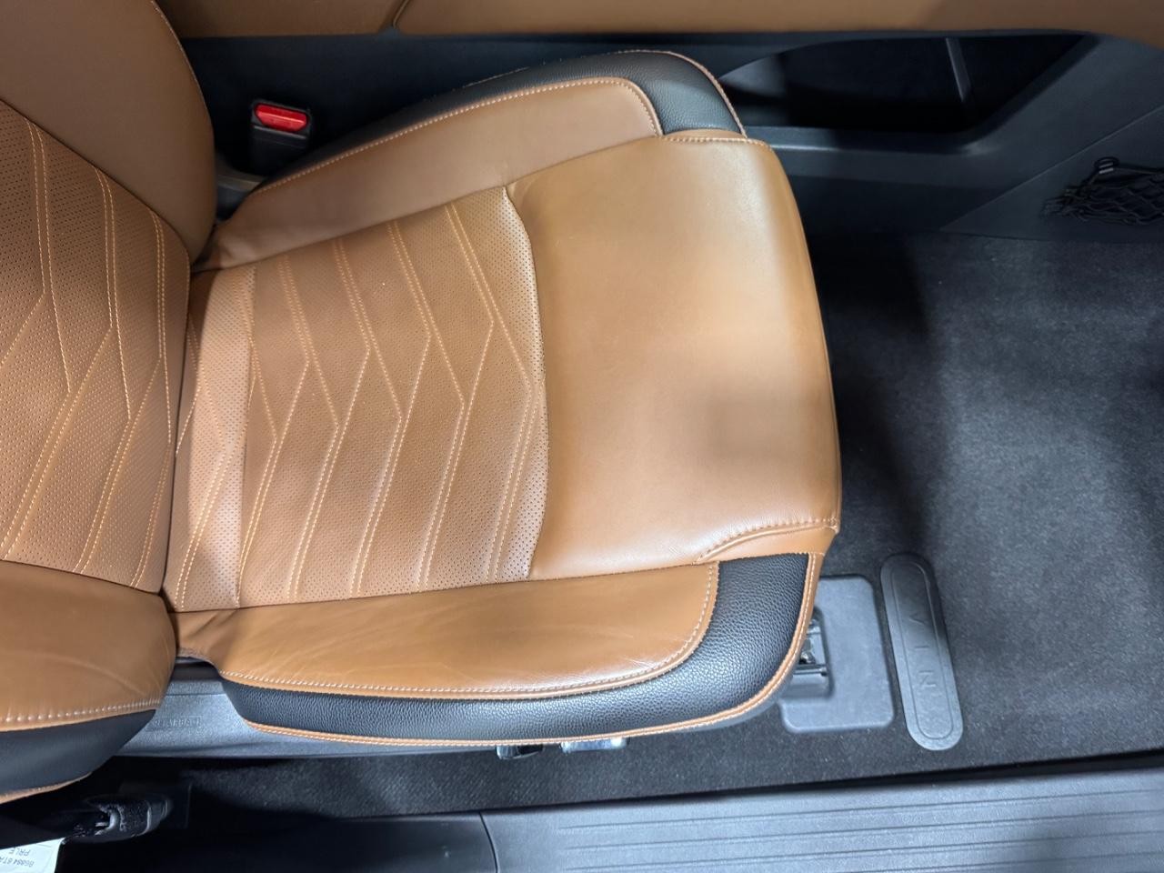 Nissan Pathfinder Vehicle Full-screen Gallery Image 22