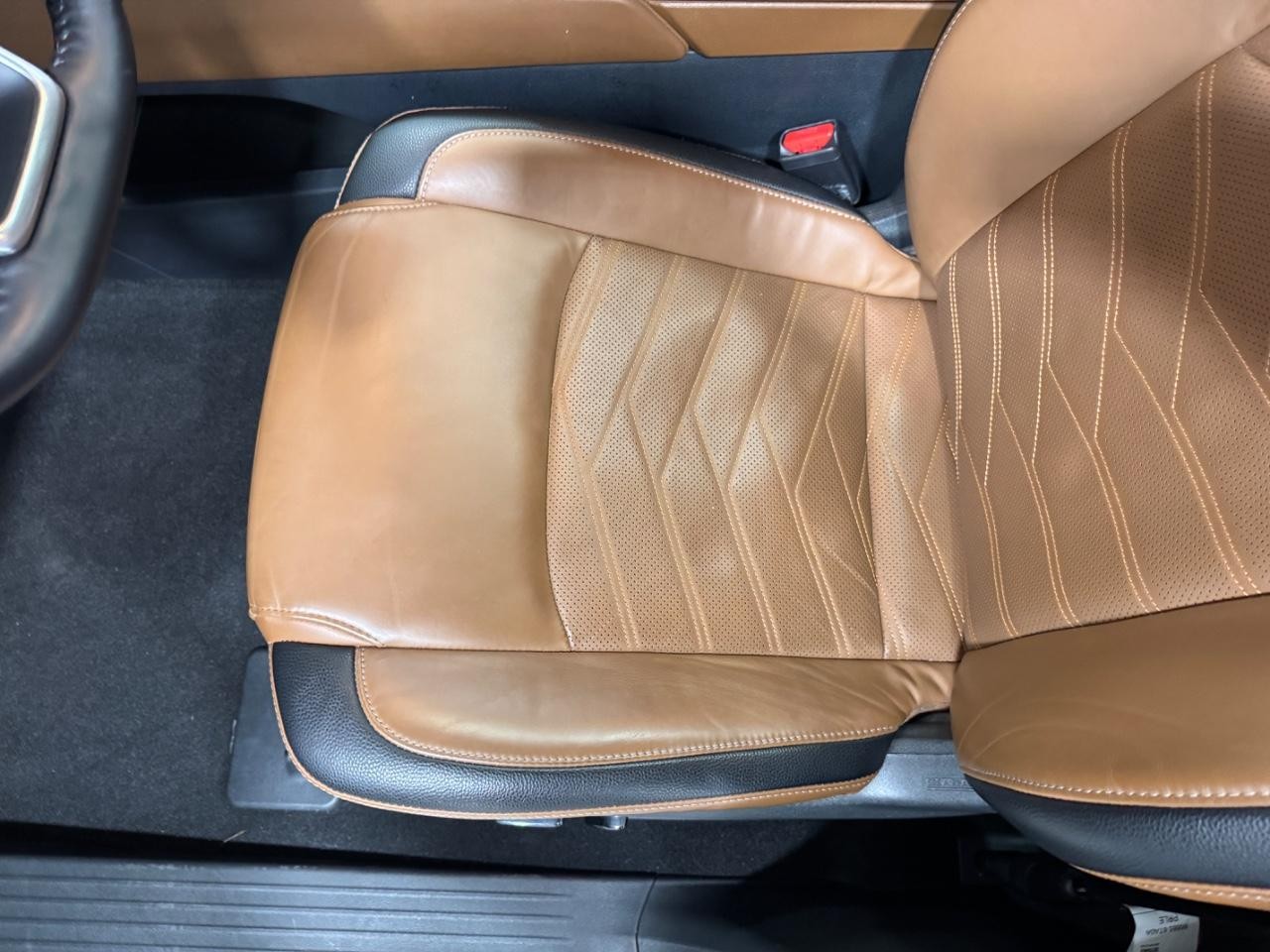 Nissan Pathfinder Vehicle Full-screen Gallery Image 29