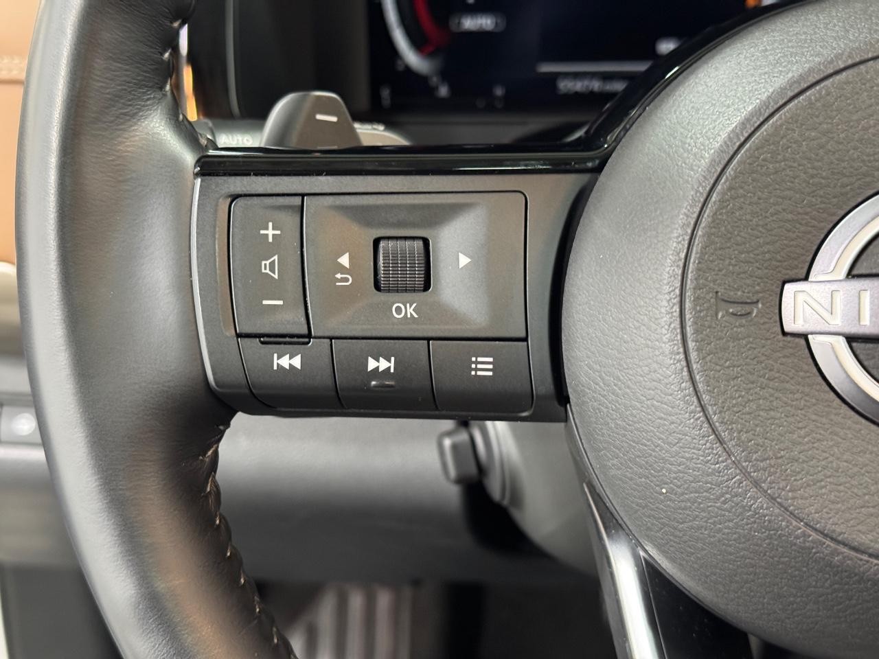 Nissan Pathfinder Vehicle Full-screen Gallery Image 32