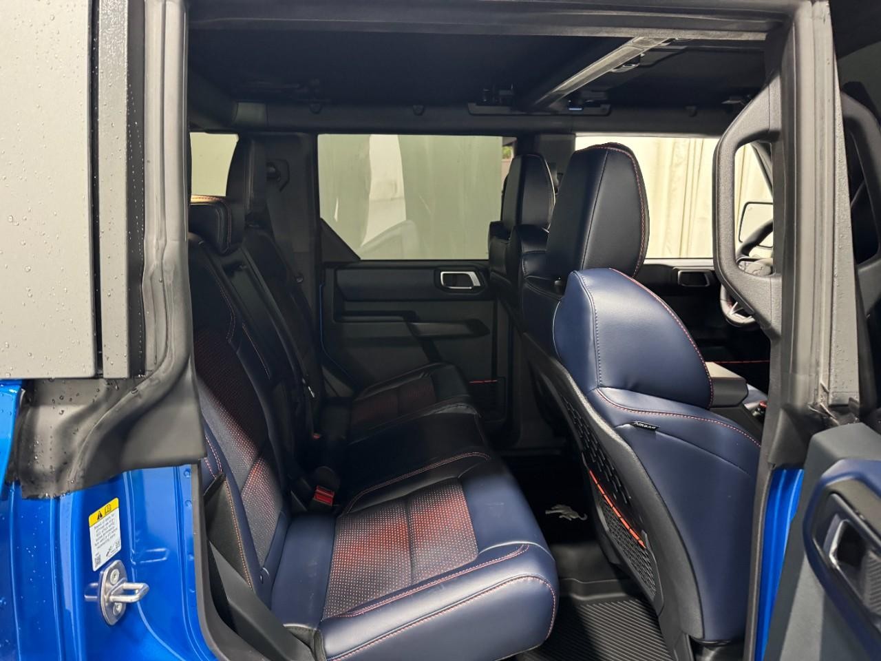 Ford Bronco Vehicle Full-screen Gallery Image 10