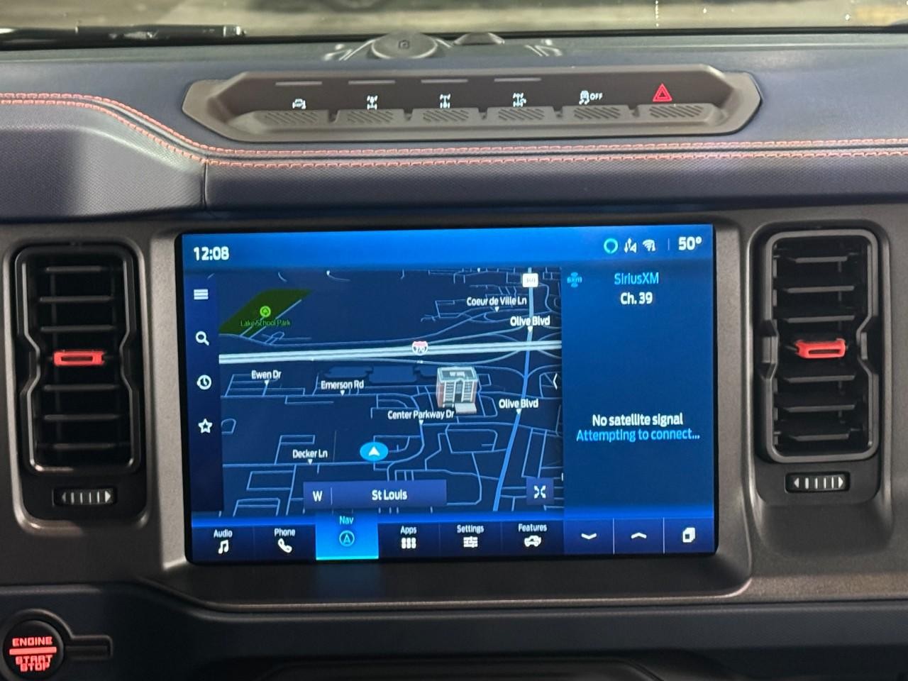 Ford Bronco Vehicle Full-screen Gallery Image 13