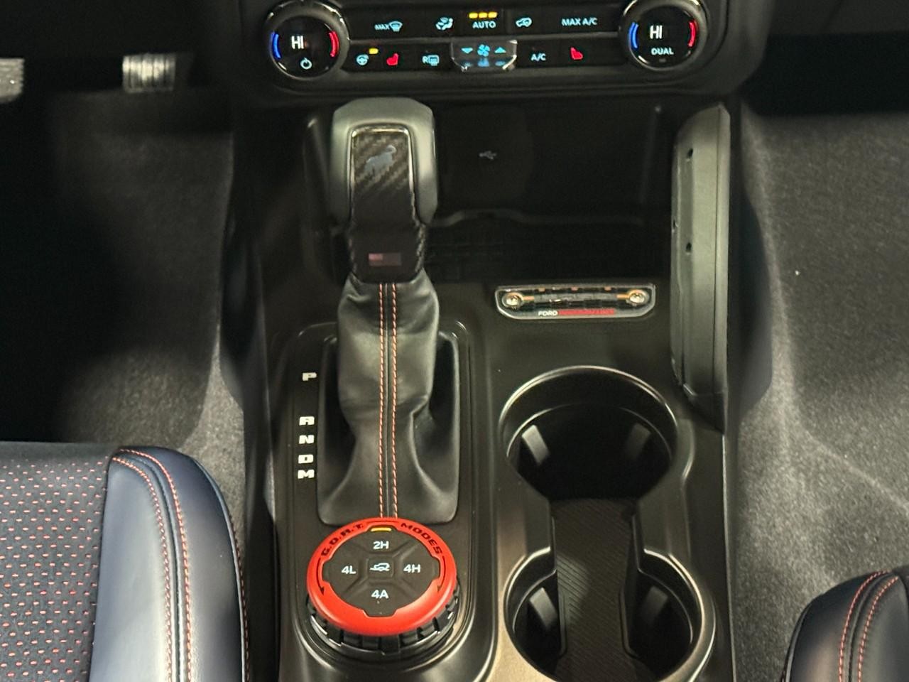 Ford Bronco Vehicle Full-screen Gallery Image 15