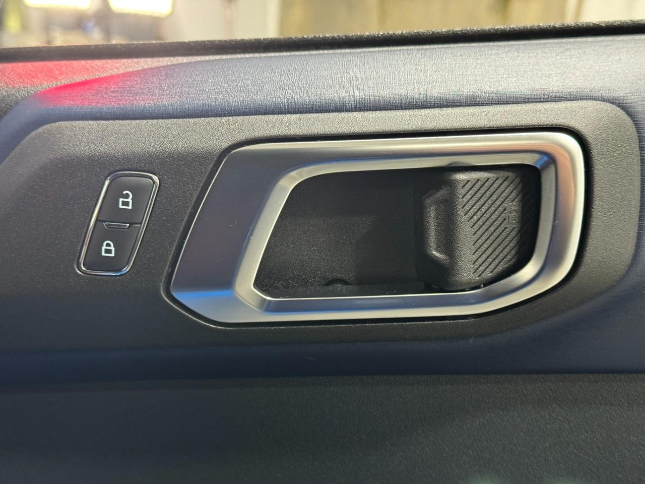 Ford Bronco Vehicle Full-screen Gallery Image 20