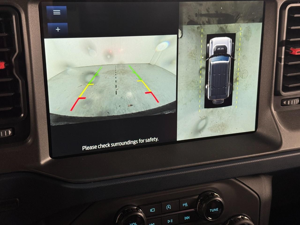 Ford Bronco Vehicle Full-screen Gallery Image 29