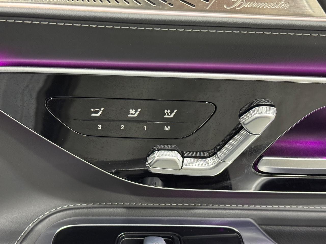 Mercedes-Benz SL Vehicle Full-screen Gallery Image 18