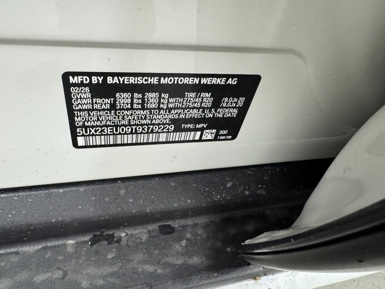 BMW X5 Vehicle Full-screen Gallery Image 35