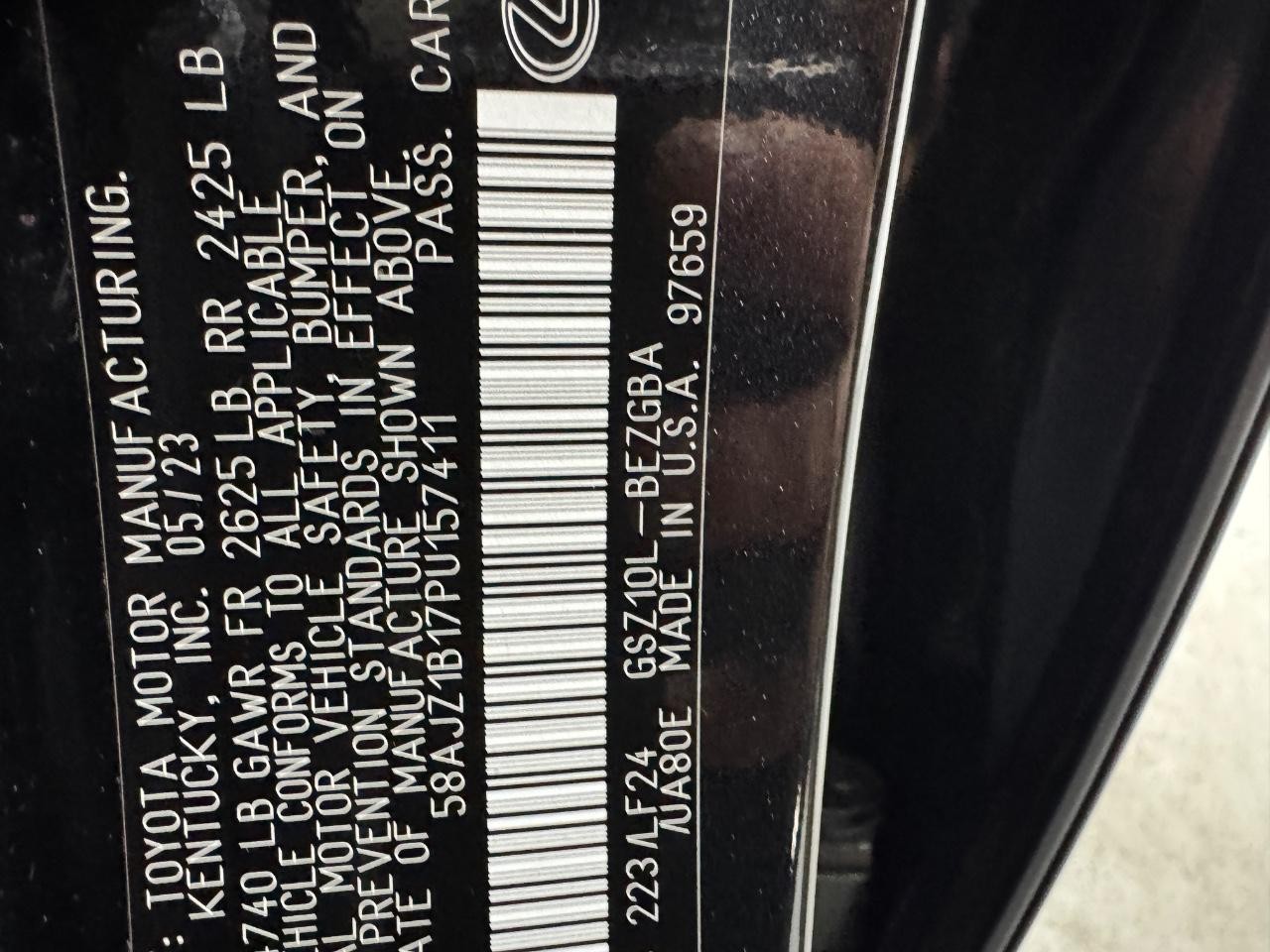 Lexus ES Vehicle Full-screen Gallery Image 32