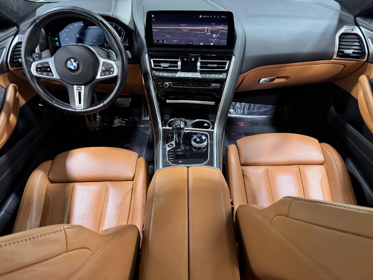 BMW 8 Series Vehicle Full-screen Gallery Image 13