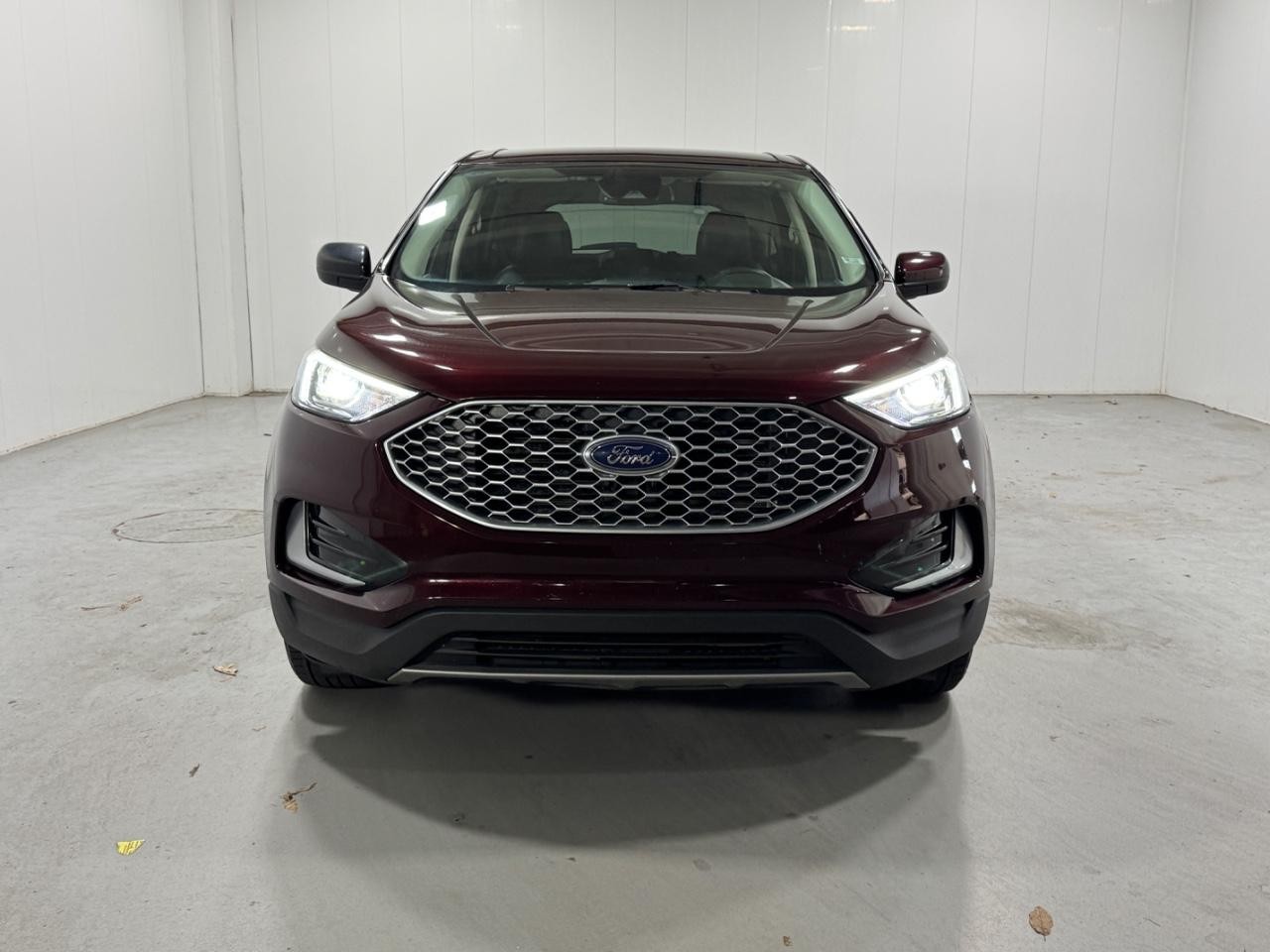 Ford Edge Vehicle Full-screen Gallery Image 7